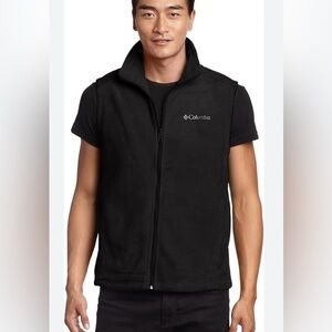 Men’s Colombian fleece black vest GUC size extra large